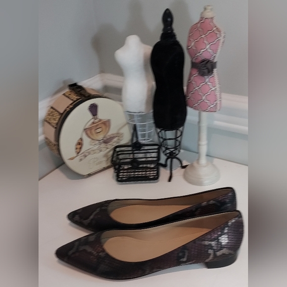 Via Spiga Metallic Multicolored Snake Print Flats NWOB - Picture 2 of 6